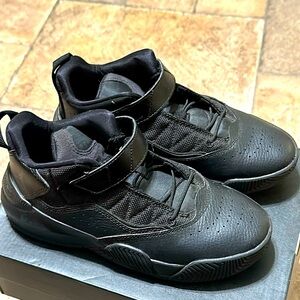 listing-status-banner